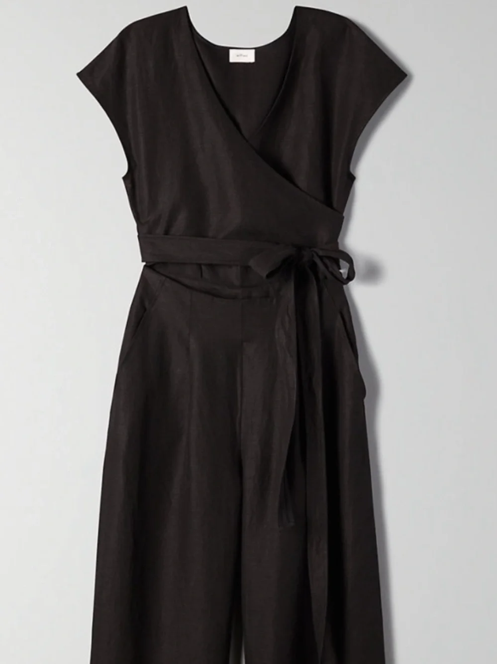 Aritzia Wilfred Brax Jumpsuit Black Size 8 Crop Linen Wrap Vacation Party Cutout